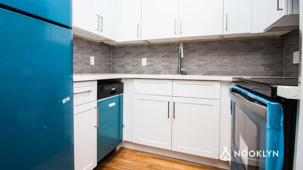 102 Somers St - Photo 10