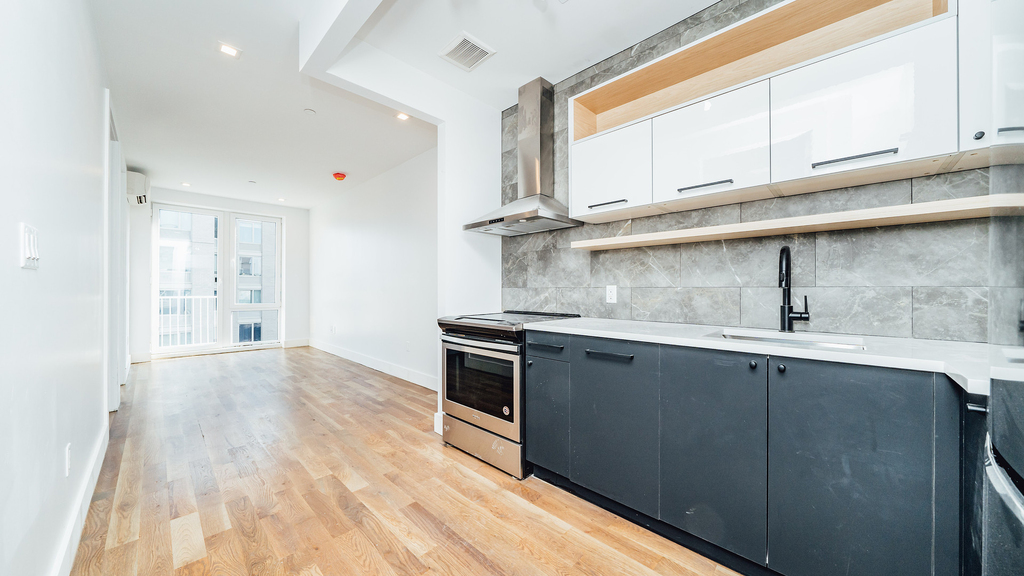 916 Bergen St - Photo 11
