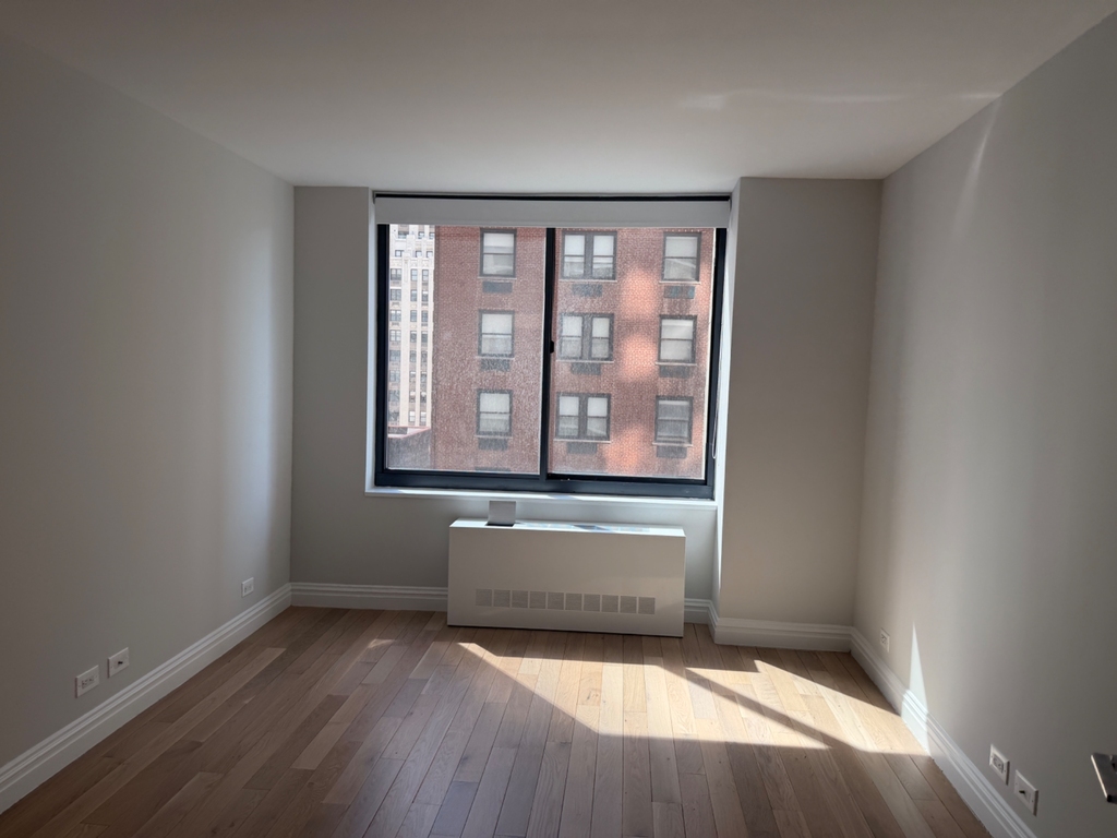 West 48th Street - Photo 8