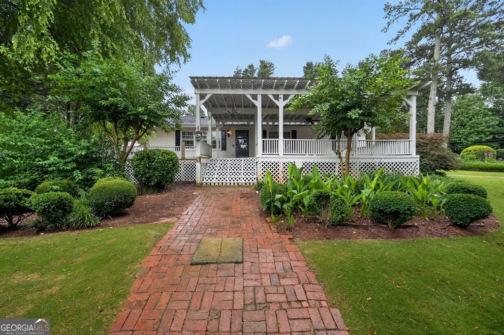 1455 Courtney Lane - Photo 0