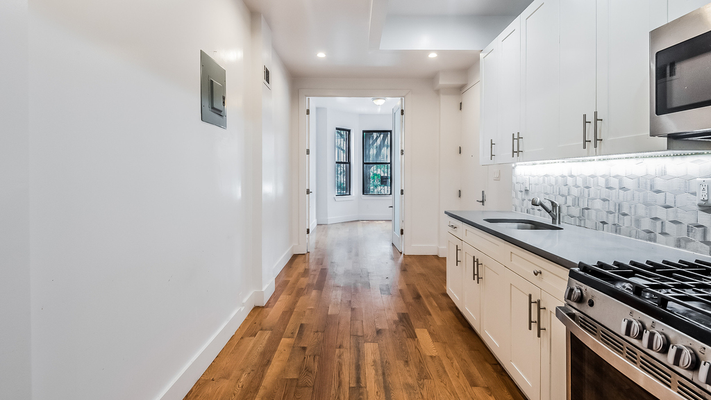 1141 Greene Ave - Photo 0