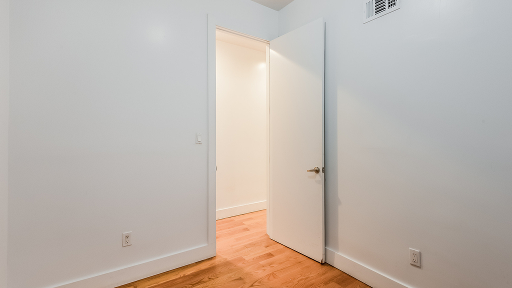 1141 Greene Ave - Photo 1