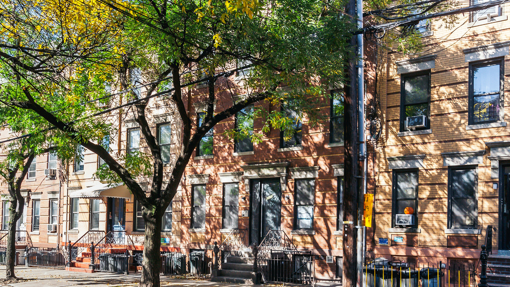 17-13 Gates Ave - Photo 6