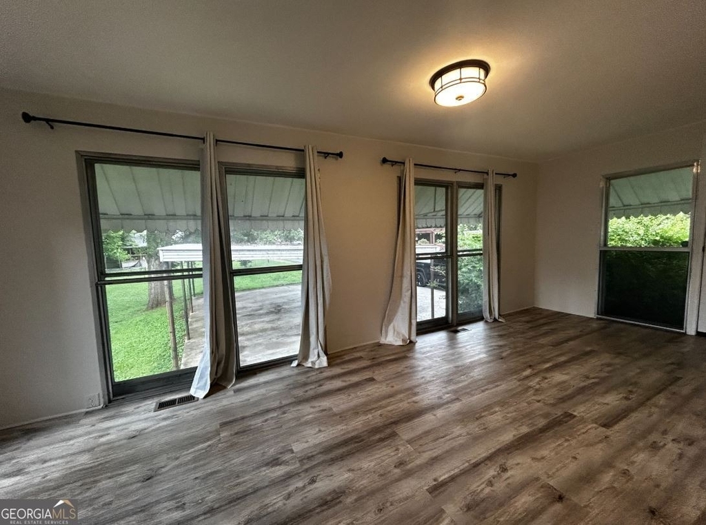 300 N College Street - Photo 4