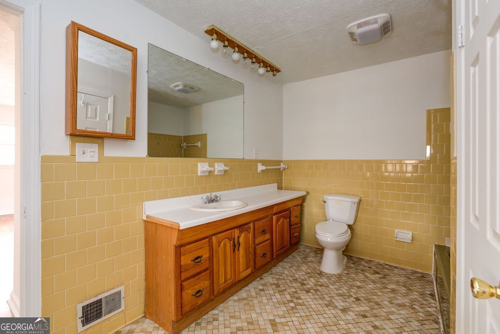 2213 Davis Road - Photo 7