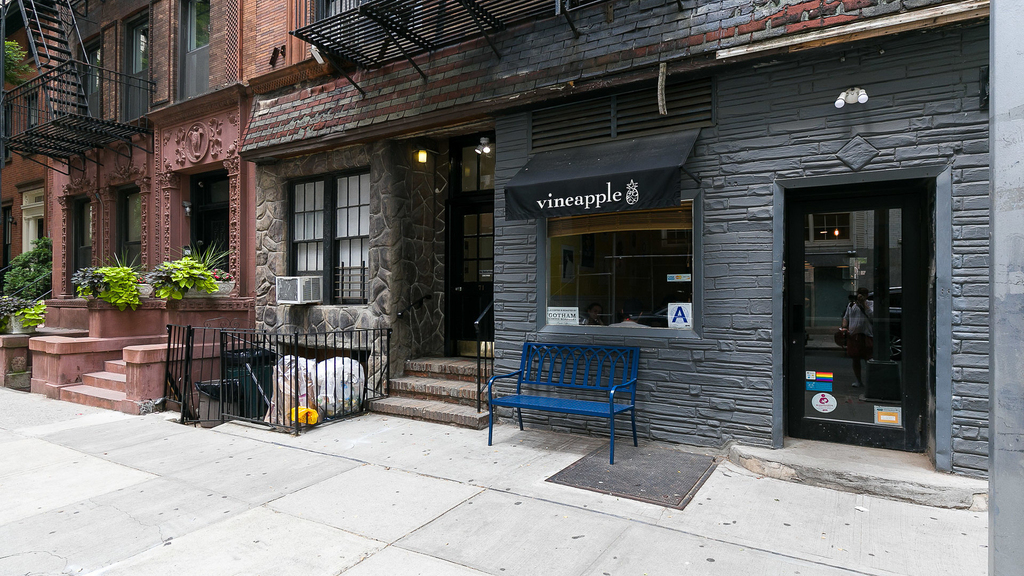 71 Pineapple St - Photo 2