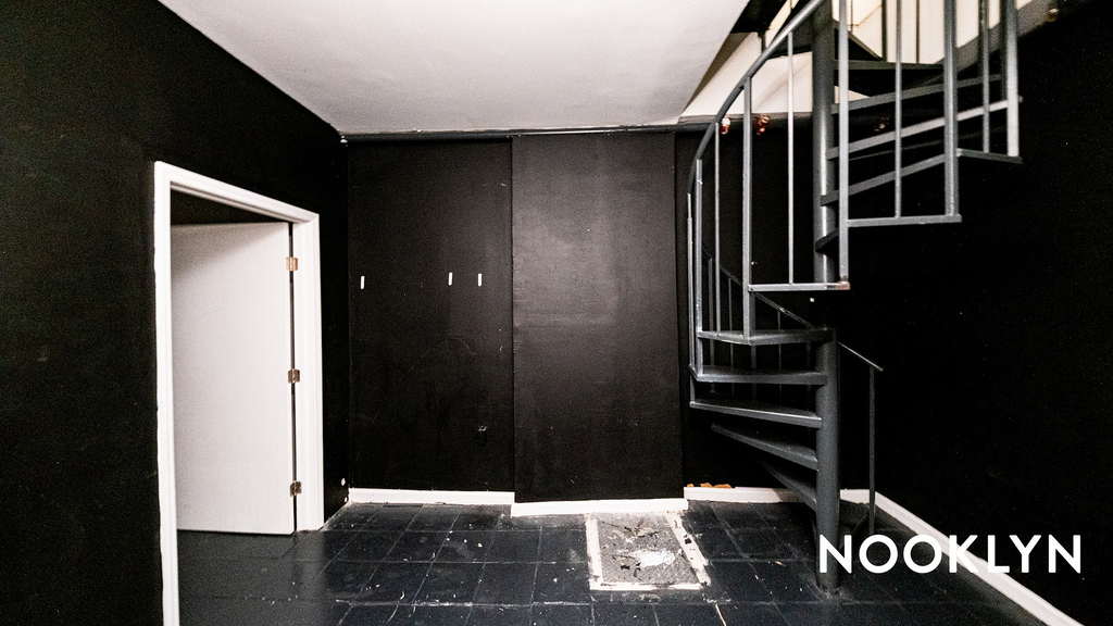 1670 Gates Ave - Photo 12
