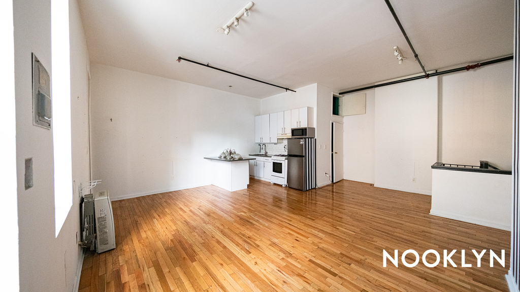 1670 Gates Ave - Photo 15