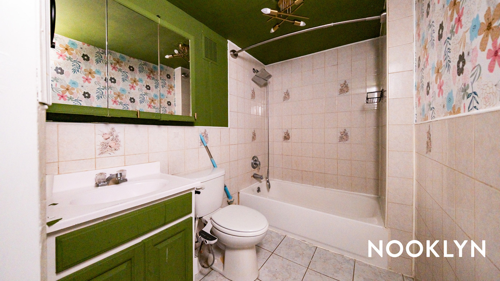 1670 Gates Ave - Photo 5