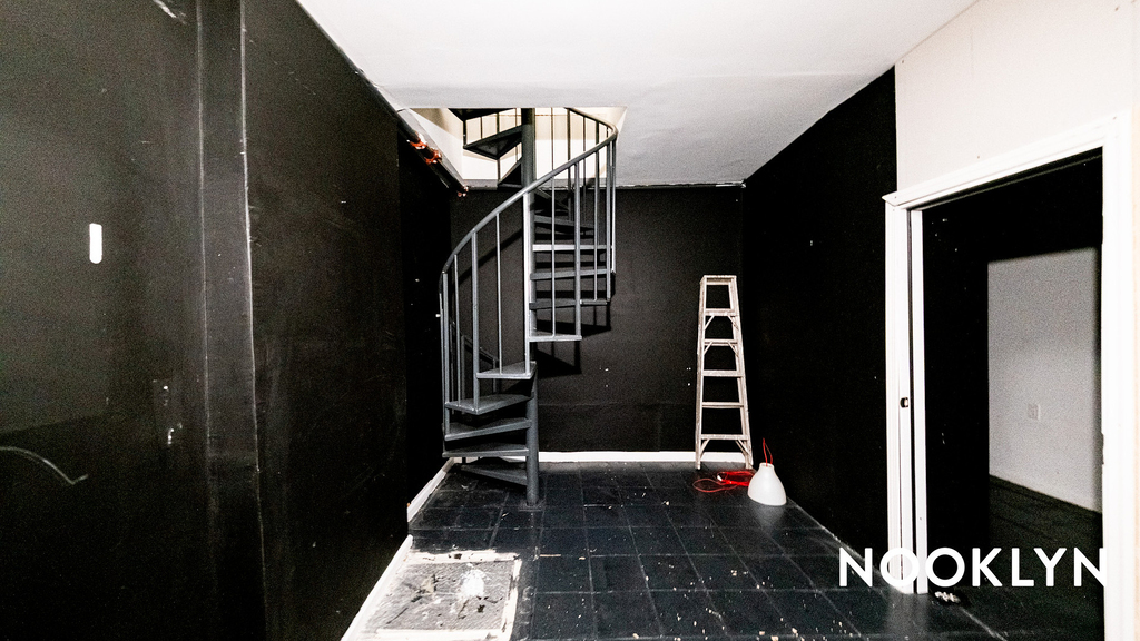 1670 Gates Ave - Photo 18