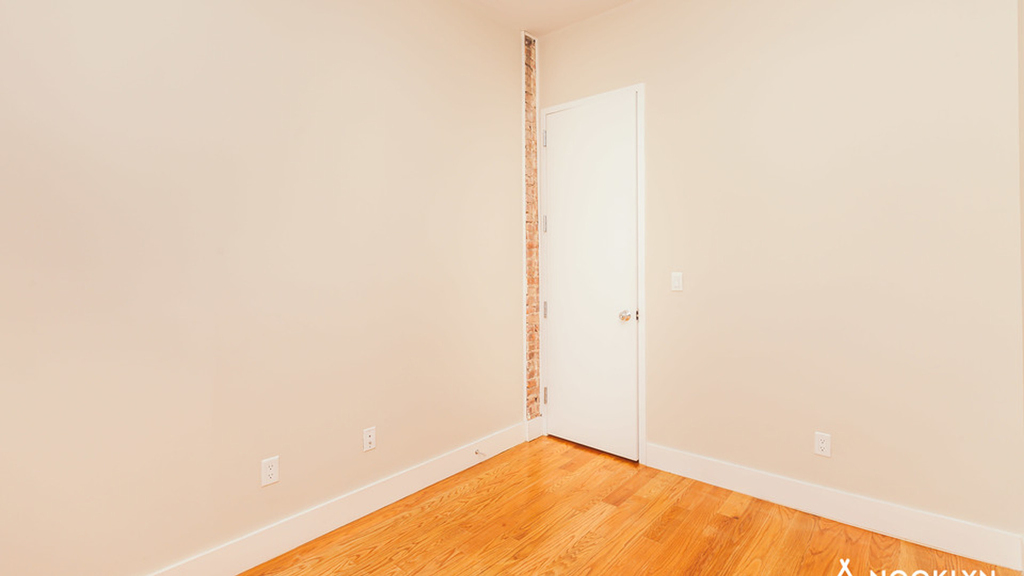 772 Jefferson Ave  - Photo 6