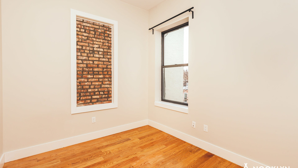 772 Jefferson Ave  - Photo 4
