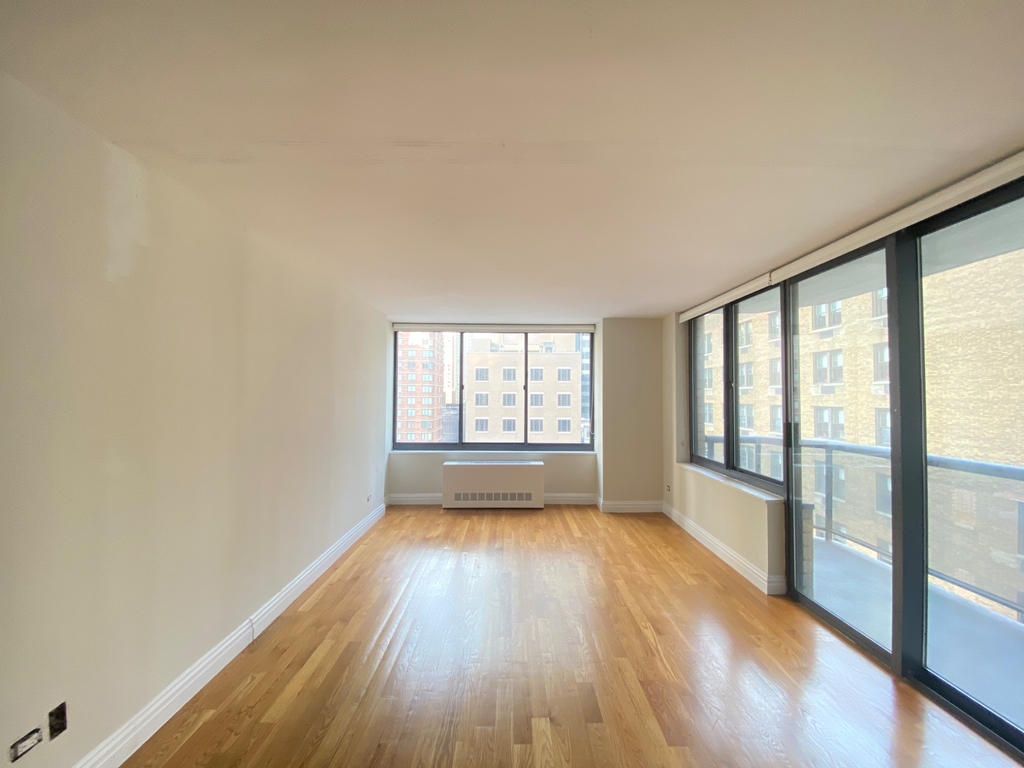 West 48th Street - Photo 0
