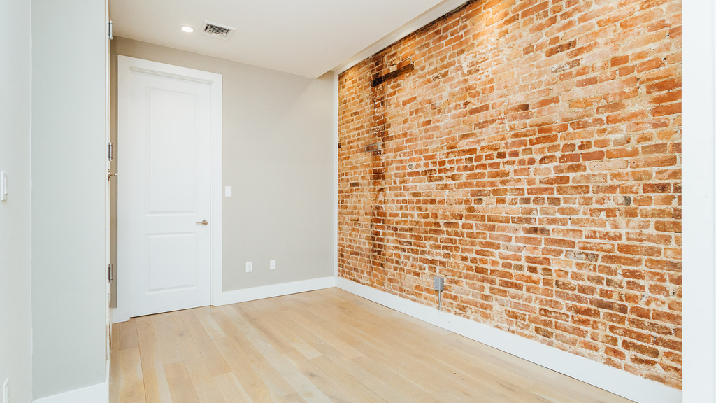 209 Malcolm X Blvd  - Photo 9
