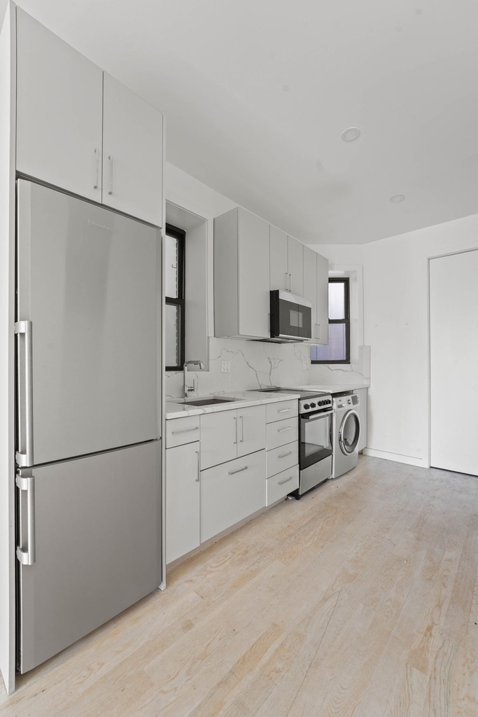 212 Lafayette Street - Photo 3
