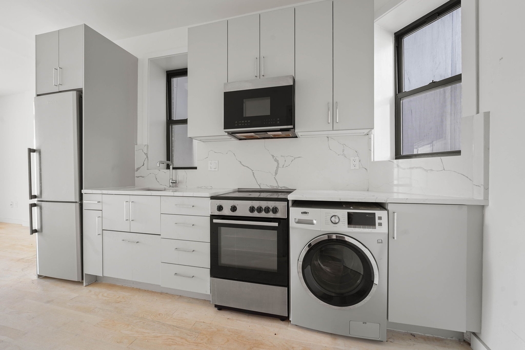 212 Lafayette Street - Photo 2