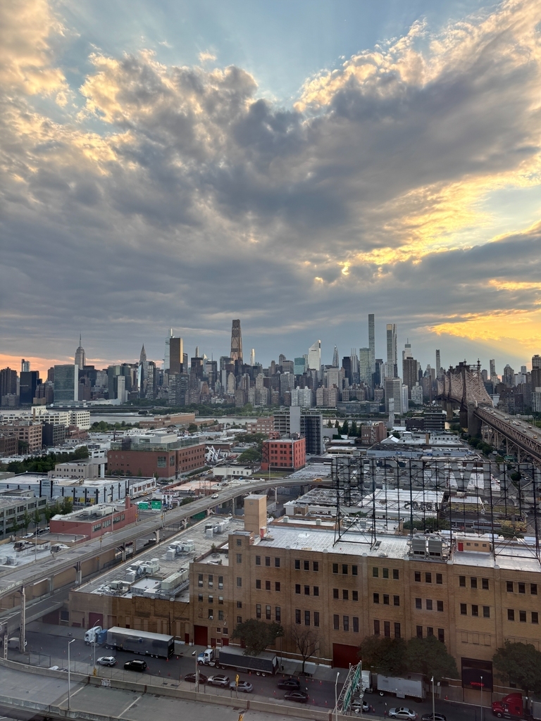 24th St & Queens Plaza S - Photo 11