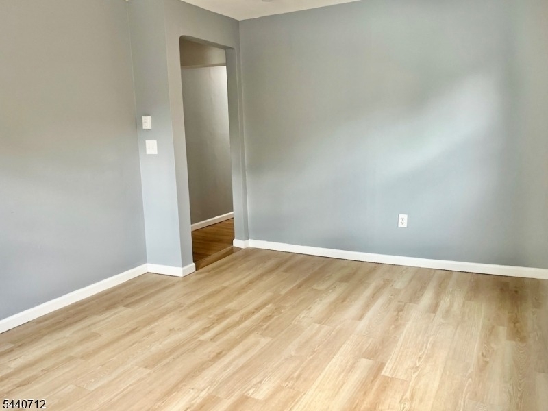 8 Newton Ave - Photo 7