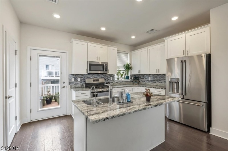 309 Saratoga Ct - Photo 8