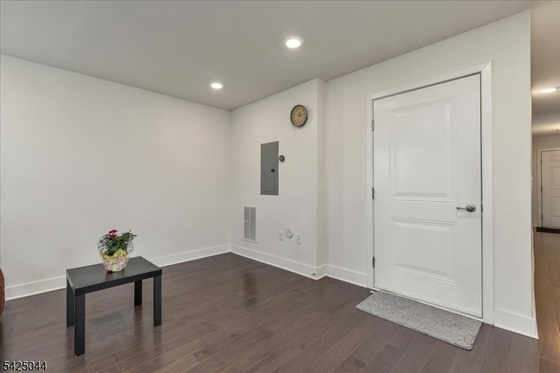 309 Saratoga Ct - Photo 4