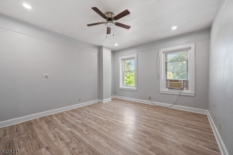 107 Macarthur Ave - Photo 6