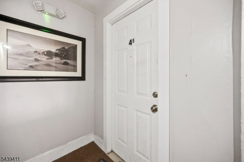 107 Macarthur Ave - Photo 4