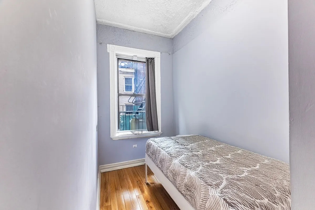 3rd Avenue - Photo 1