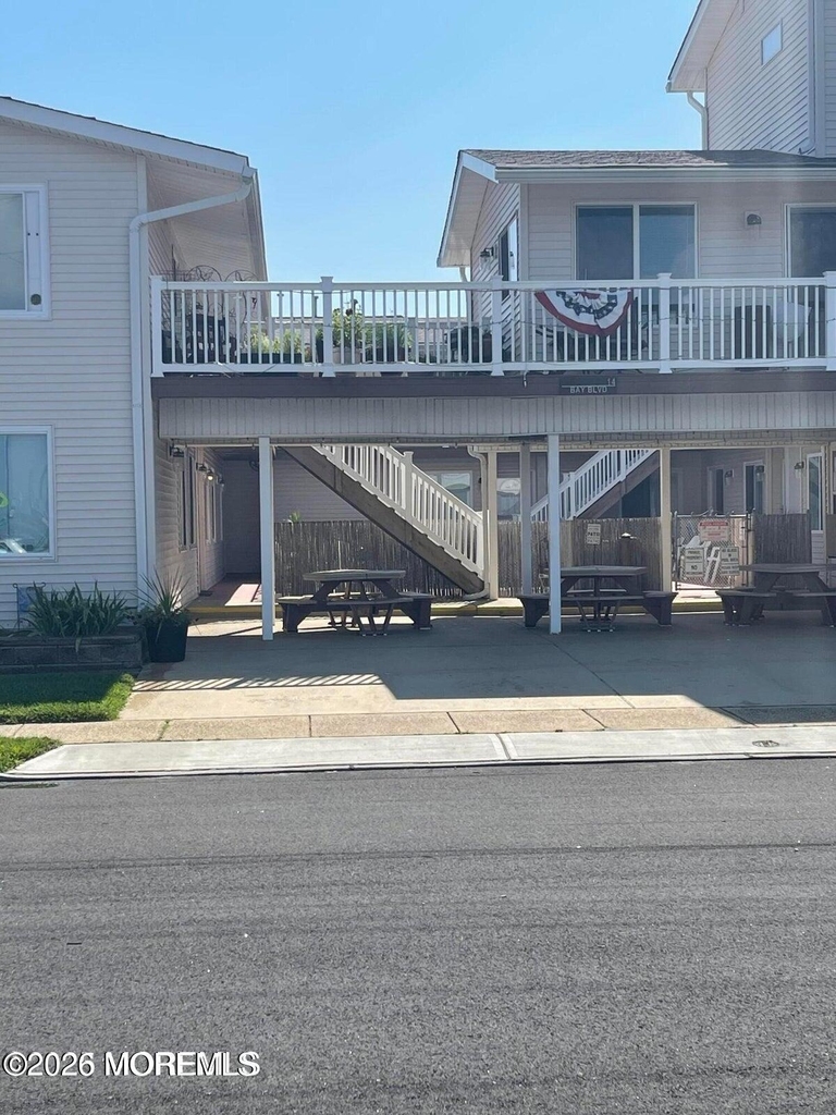 14 Bay Boulevard - Photo 0