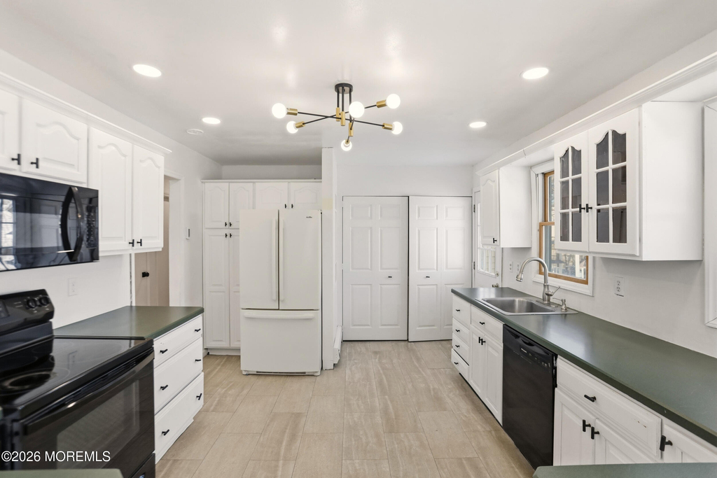 1033 Birmingham Avenue - Photo 13