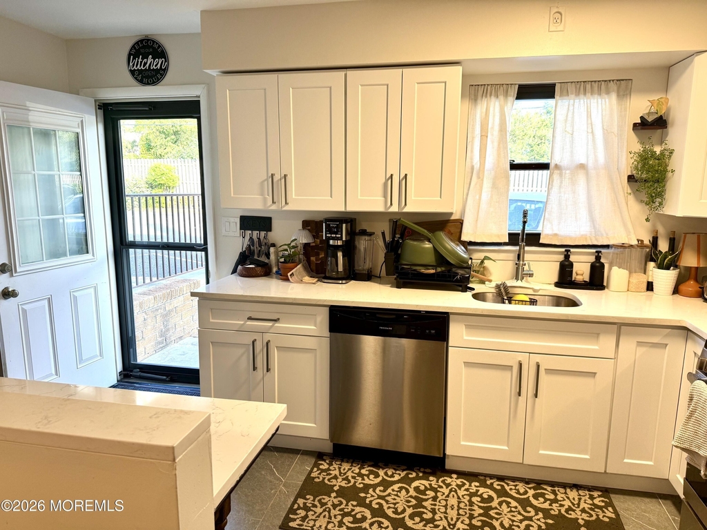 321 Spring Street - Photo 4