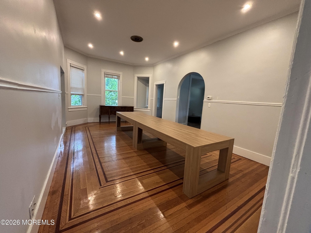 64 Hollywood Avenue - Photo 8