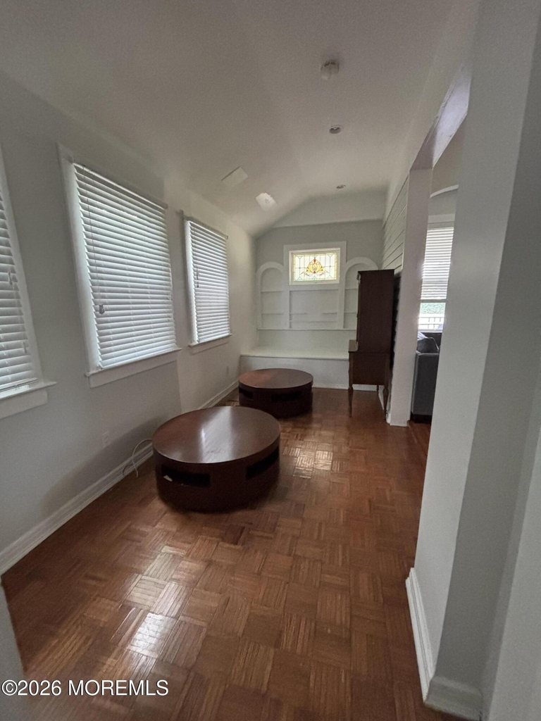 64 Hollywood Avenue - Photo 10