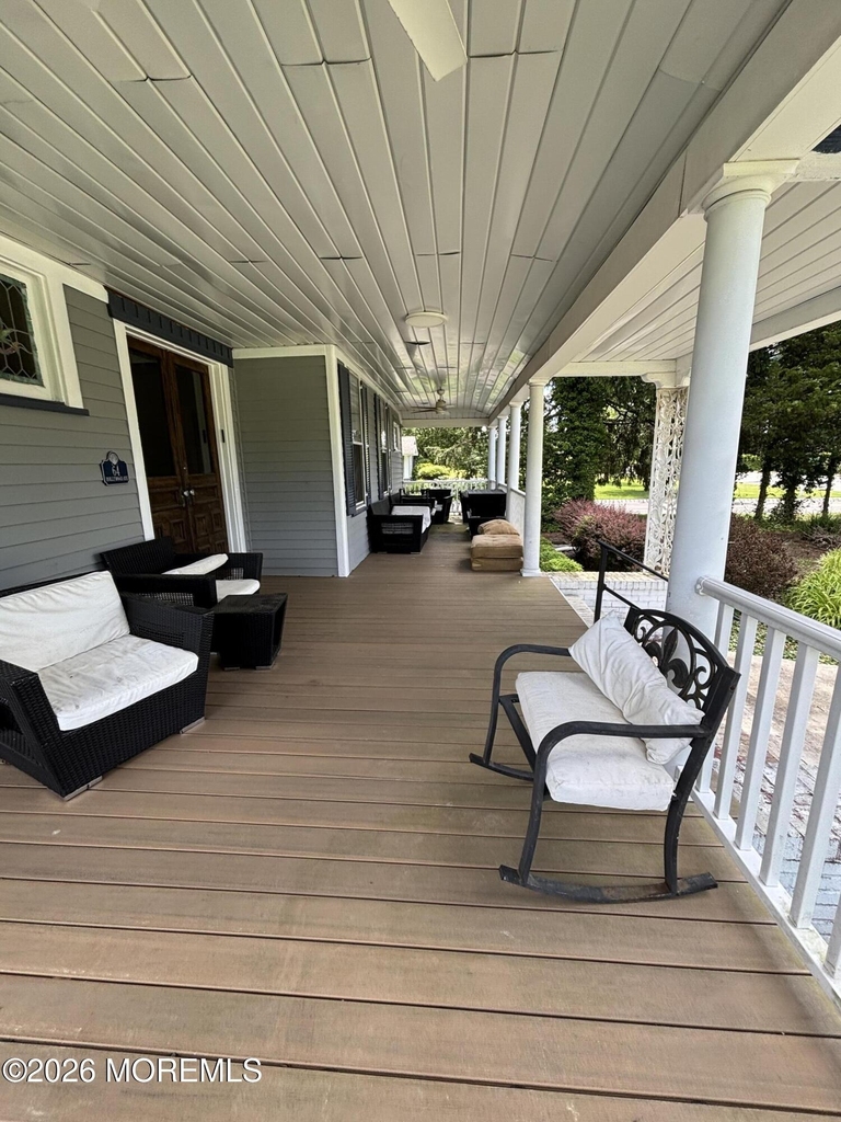 64 Hollywood Avenue - Photo 2