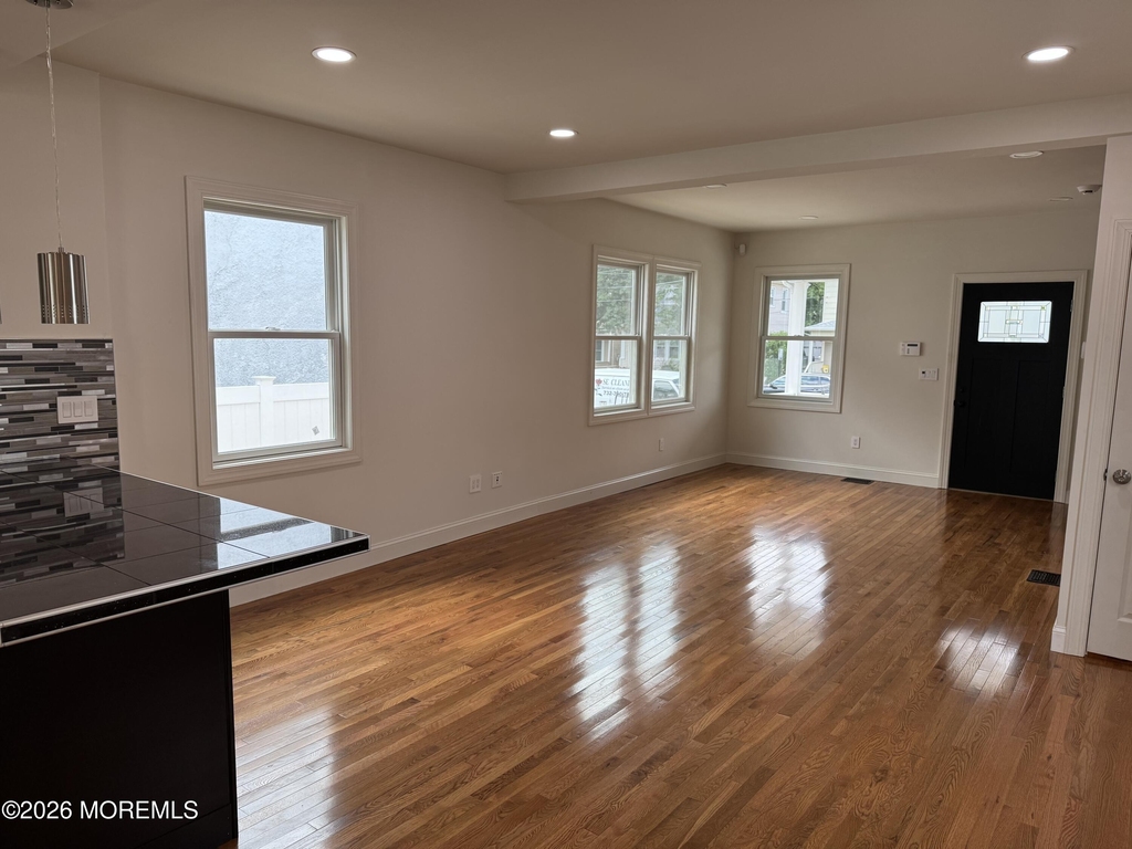 13 Locust Avenue - Photo 7