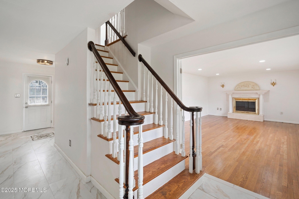 10 Monroe Court - Photo 5