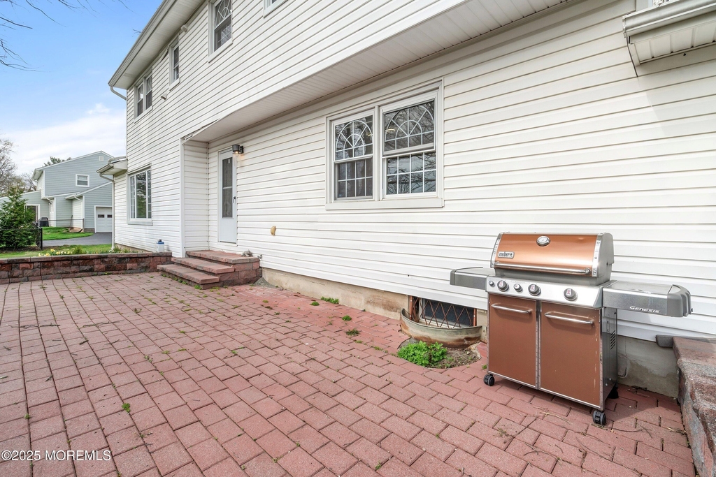 10 Monroe Court - Photo 33