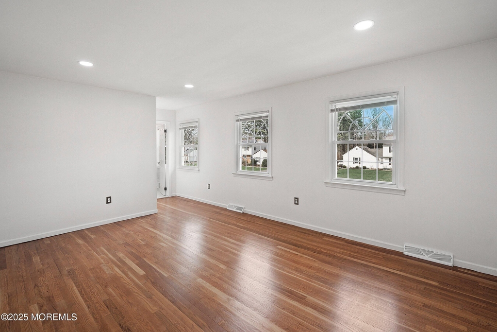 10 Monroe Court - Photo 22