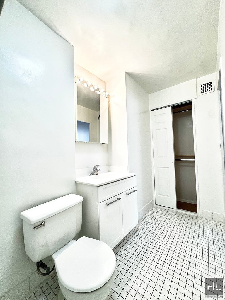 East 36 Street - Photo 3