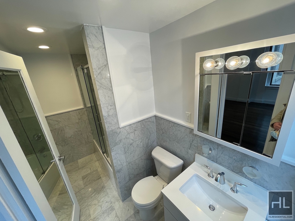 West 55 Street - Photo 5
