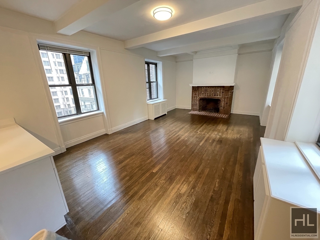 West 55 Street - Photo 2