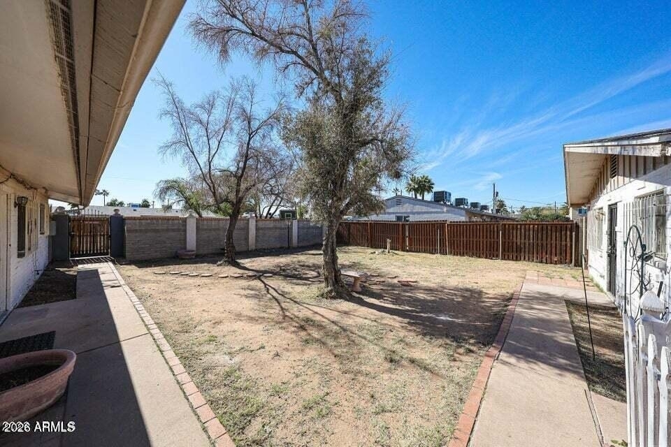 2226 W Heatherbrae Drive - Photo 1