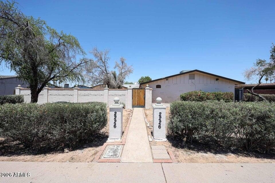 2226 W Heatherbrae Drive - Photo 0