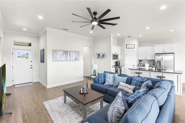 7615 Hudson - Photo 0