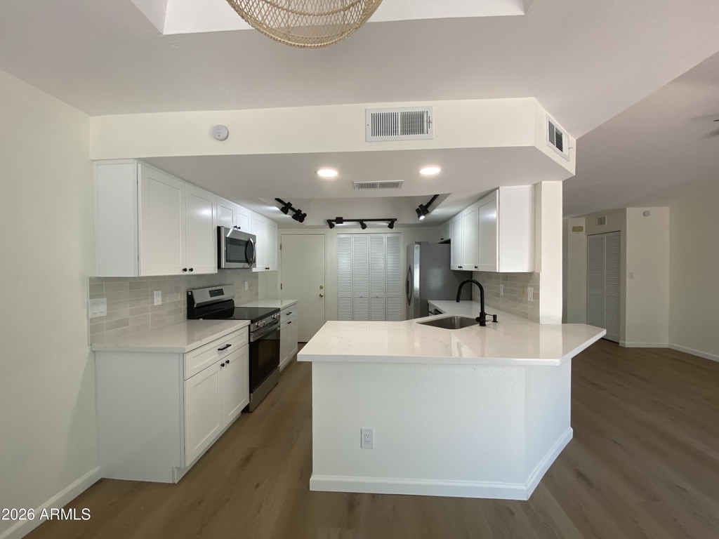 6746 W Ruth Avenue - Photo 3