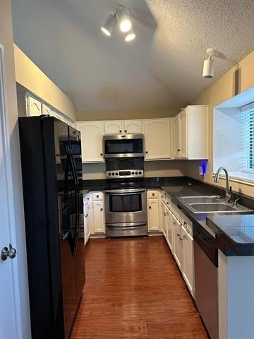 629 Coats Street - Photo 6