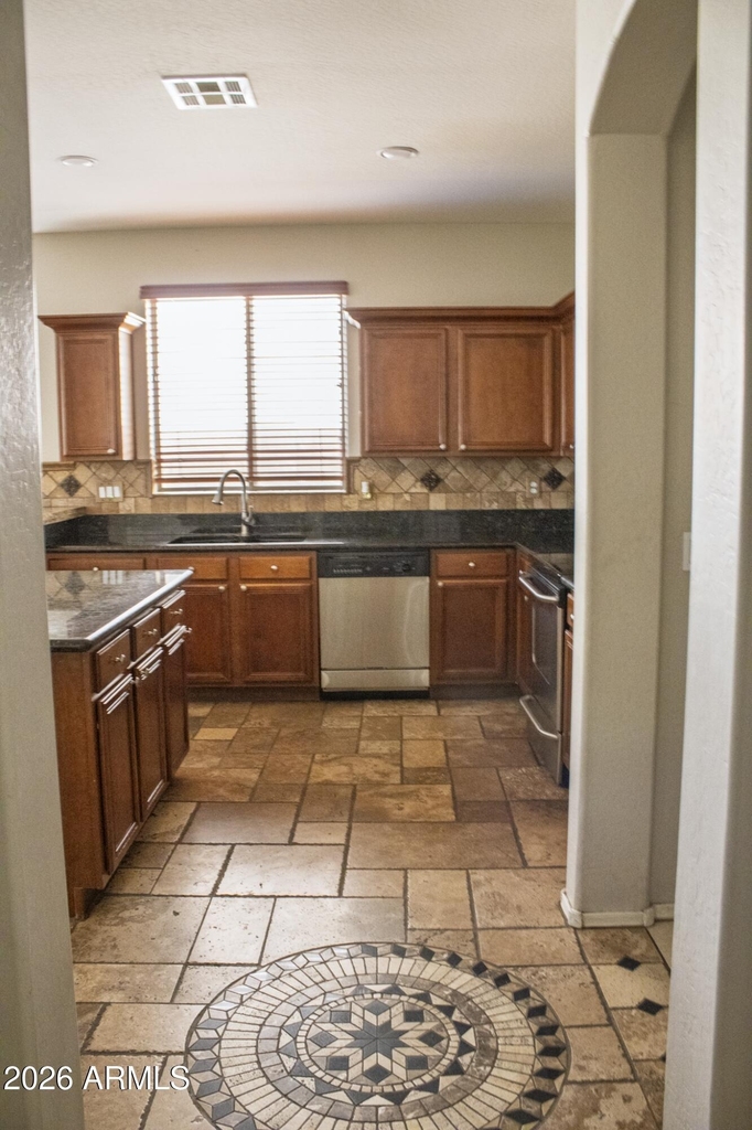 10321 W Windsor Avenue - Photo 1