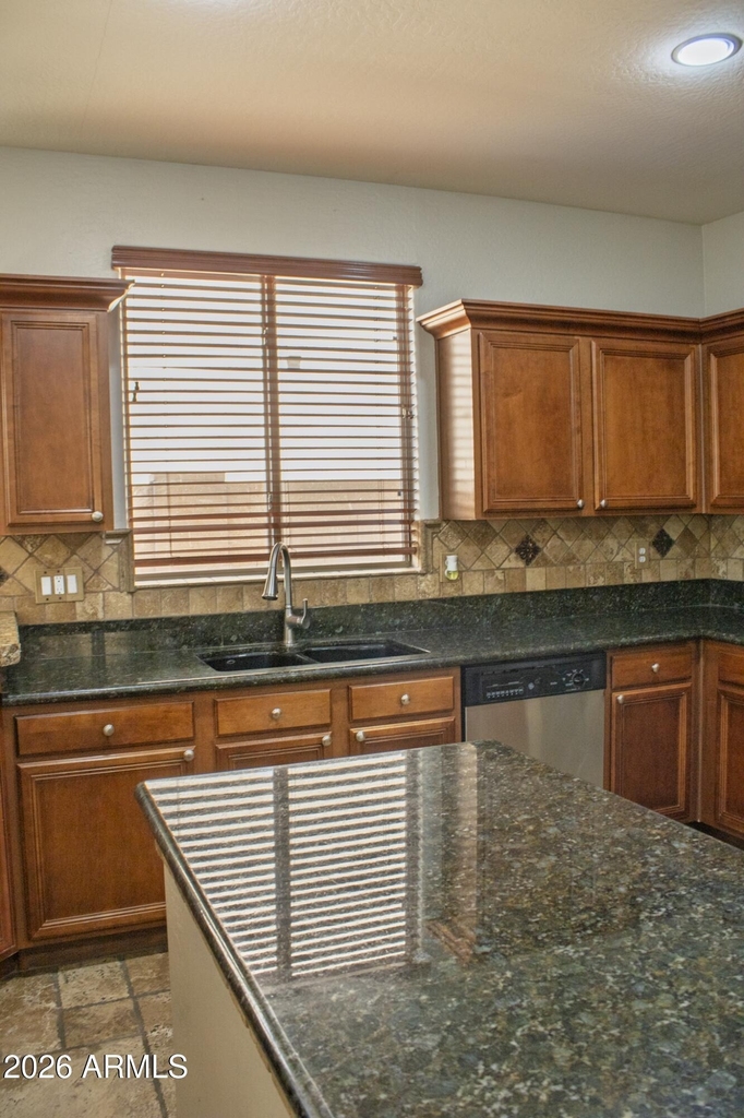 10321 W Windsor Avenue - Photo 11