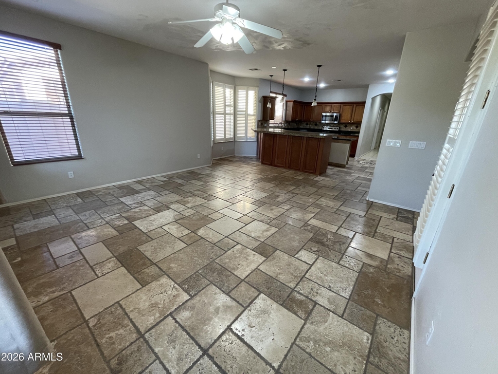 10321 W Windsor Avenue - Photo 18