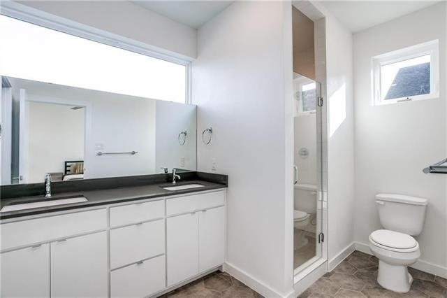 427 W 10th Street - Photo 11