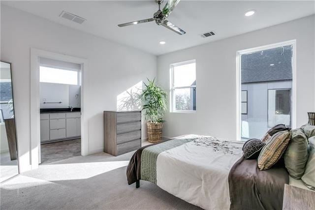 427 W 10th Street - Photo 9